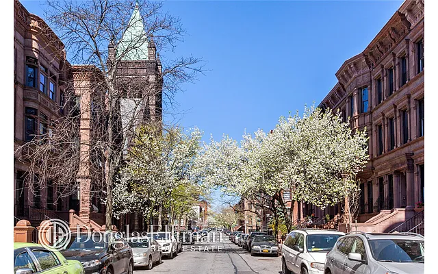 Sold by Douglas Elliman | media 14