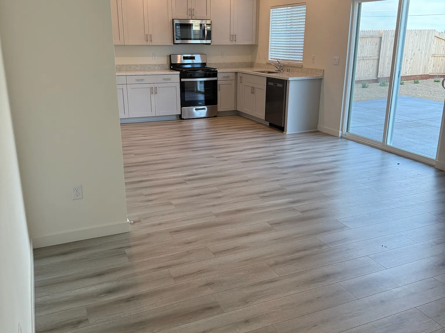 3 bed, 2.5 bath, 1547 sqft, $2,600 — Photo 4