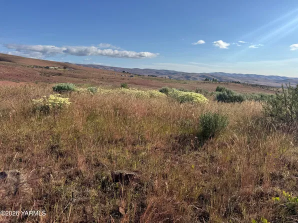 Nka Badger Dr, Selah, WA 98942