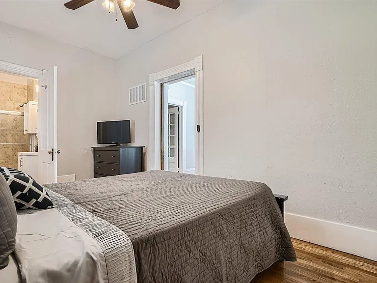 239 W Ellsworth Ave #A — Photo 14