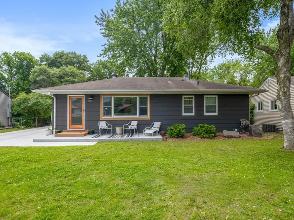 1061 2nd St NW, New Brighton, MN 55112