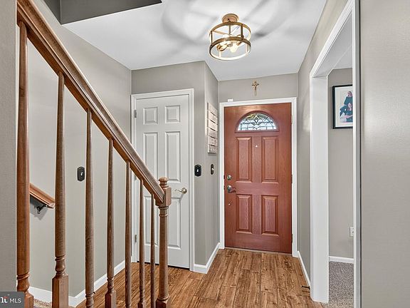5th image of 44 Sunrise Cir