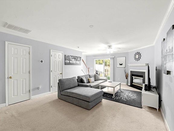 5th image of 2621 Hamlet Green Dr