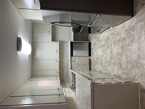 3rd image of 1218 Santa Barbara Dr