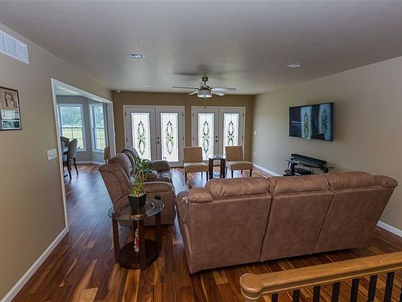 3rd image of 51541 Duncan Dr