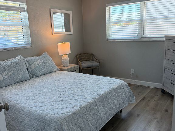 5th image of 2308 1st St APT 1