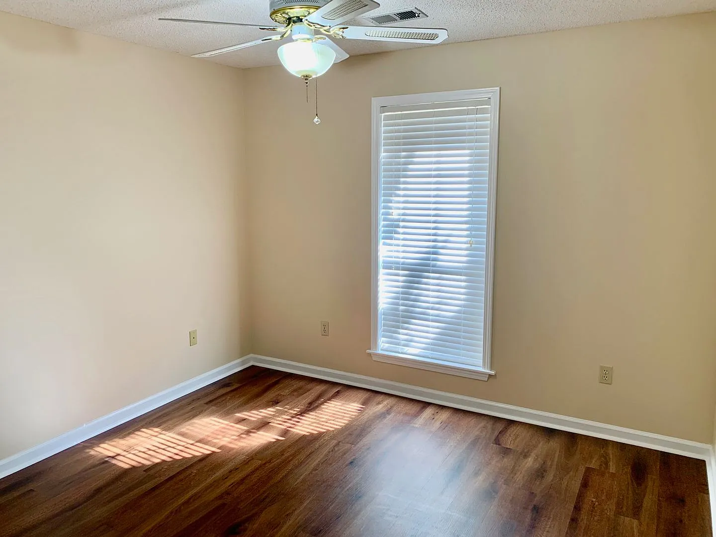 3 Bed, 2 Bath with Vaulted Living Room, Loft, and Attached Two-Car Garage — Photo 4
