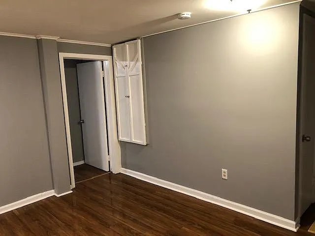 Kitchen w/ food pantry