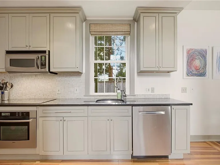 364 Bellevue Ave — Photo 9