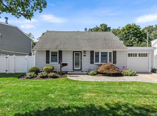 139 Arlyn Drive W, Massapequa, NY 11758