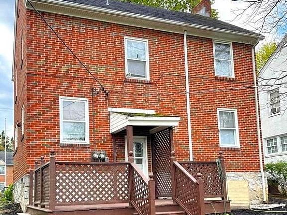 3rd image of 1009 Woodland Way