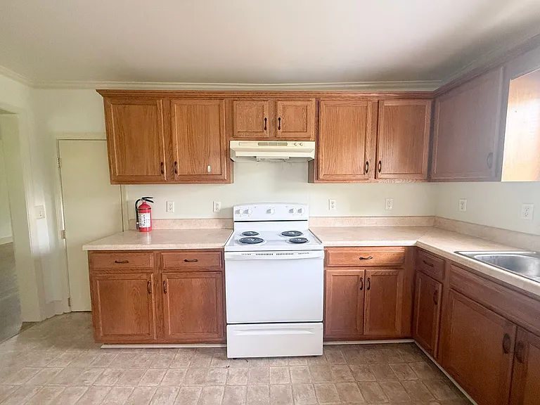 435 Lusk Ave — Photo 9