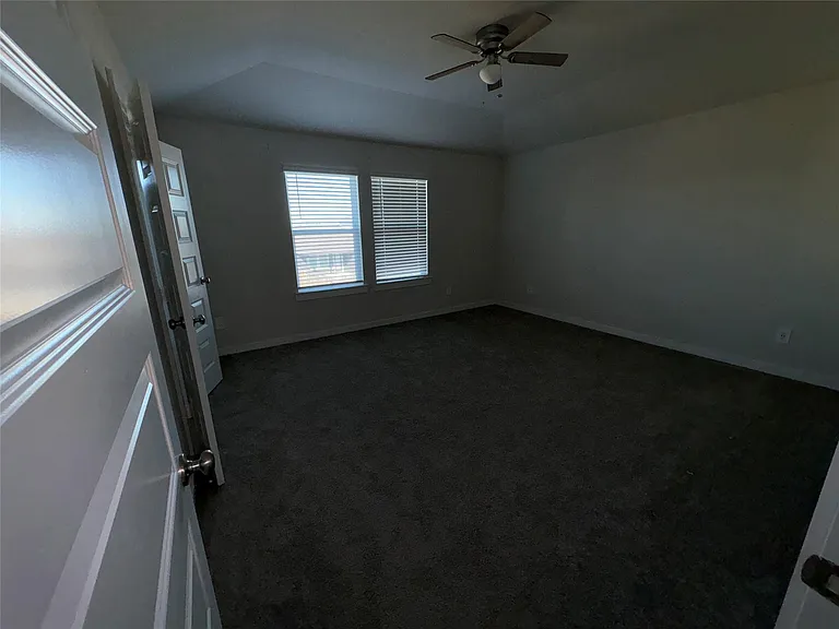 16628 Sterling Cliff Dr — Photo 4