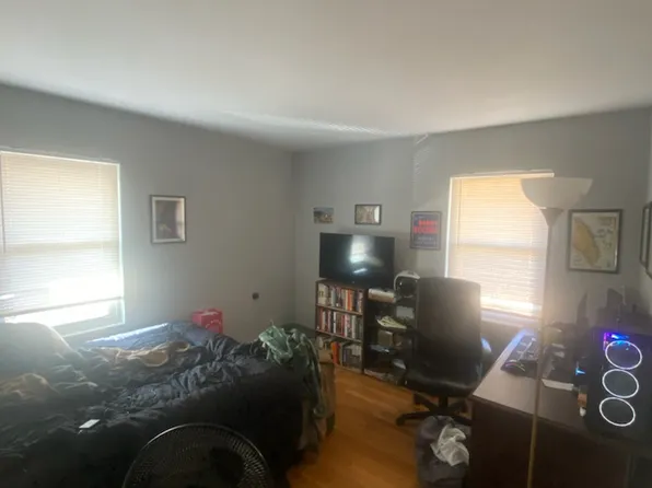 1162 Eastern Pkwy APT 4, Louisville, KY 40217