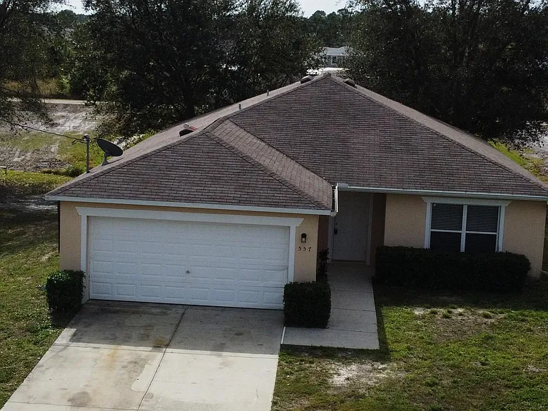 557 Windermere Dr — Photo 1