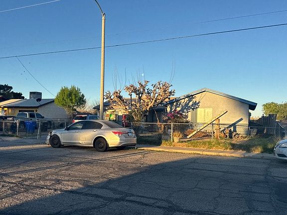 2nd image of 401 N Carlton Ave