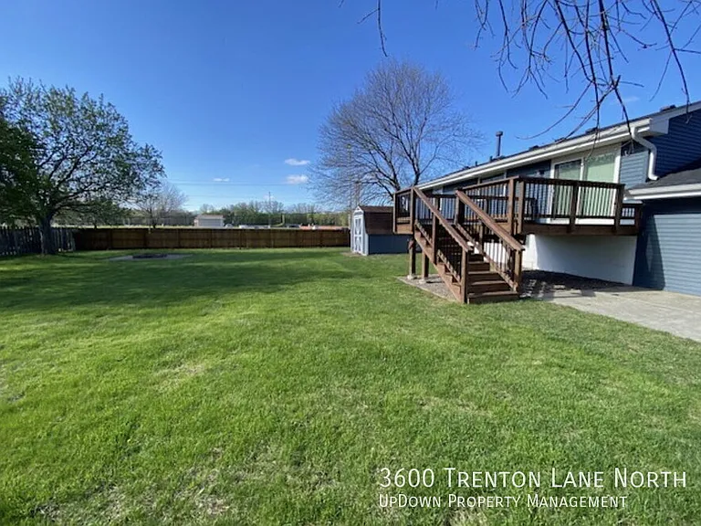 3600 Trenton Ln N — Photo 3