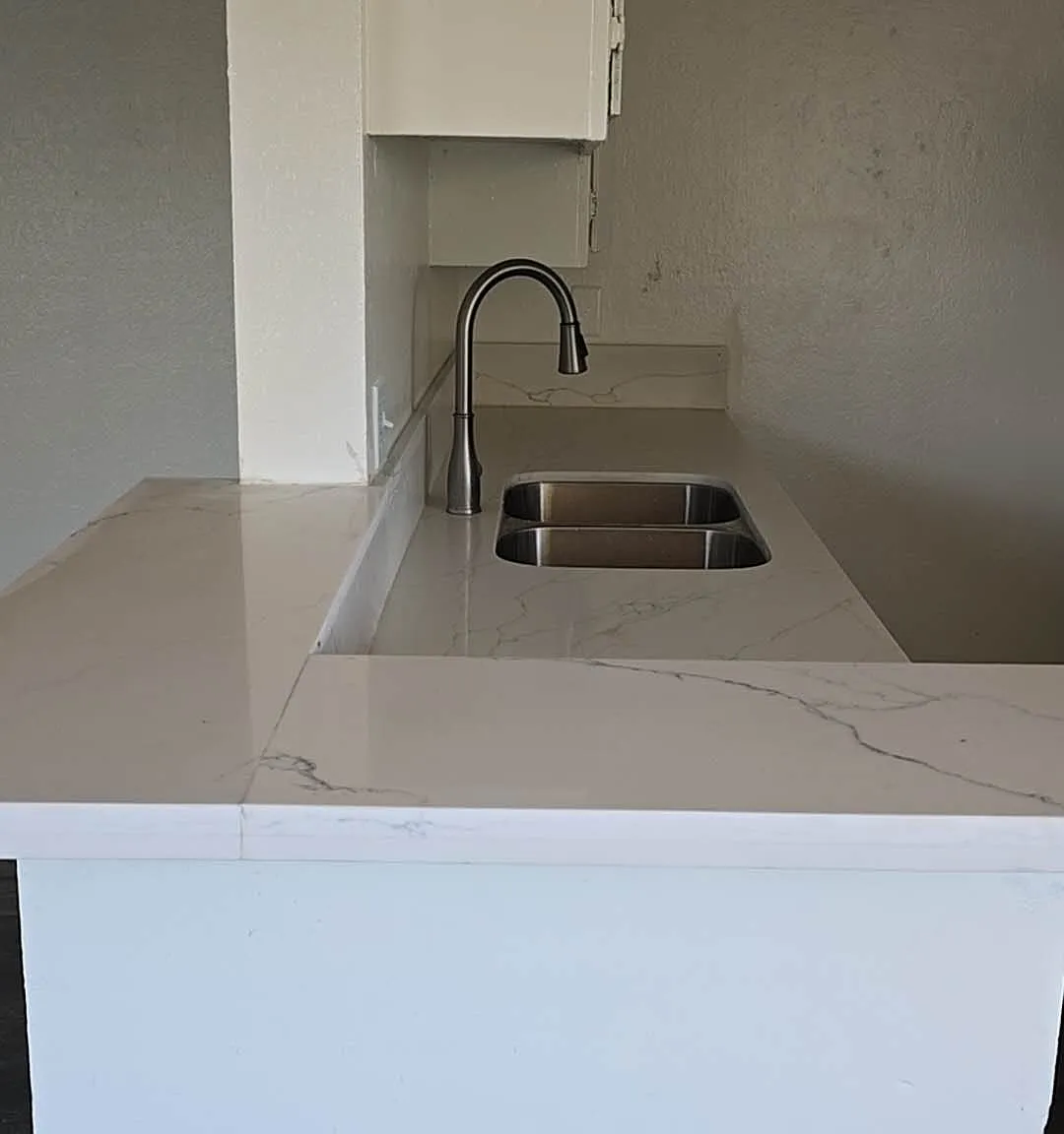 3 bed, 1100 sqft, $2,200 — Photo 4