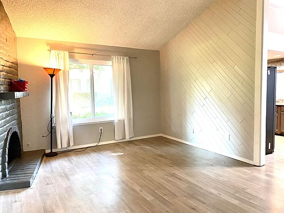 4th image of 1326 Oak Terrace Ct APT 1