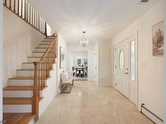 4th image of 42 Ash Ln