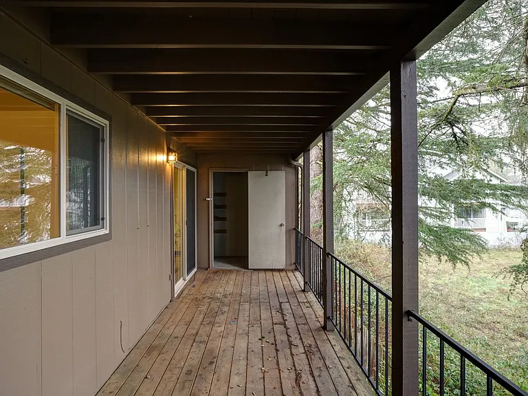 Upland Terrace — Photo 96