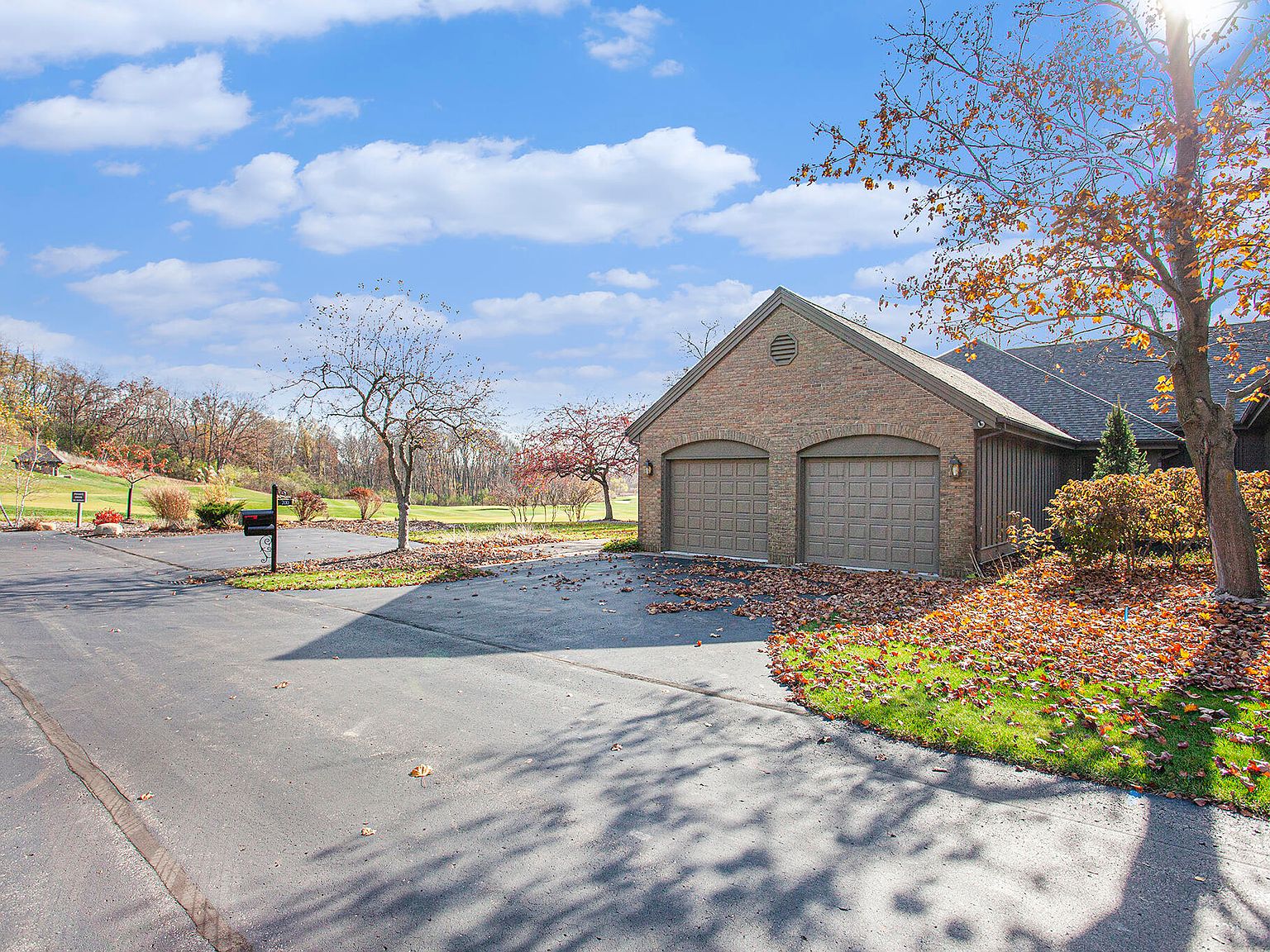 700 Cascade Hills Holw SE, Grand Rapids, MI 49546 Zillow
