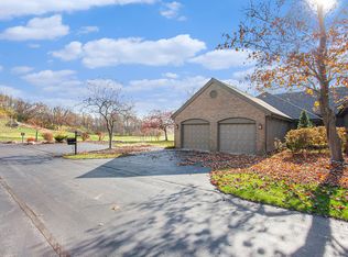 700 Cascade Hills Holw SE, Grand Rapids, MI 49546