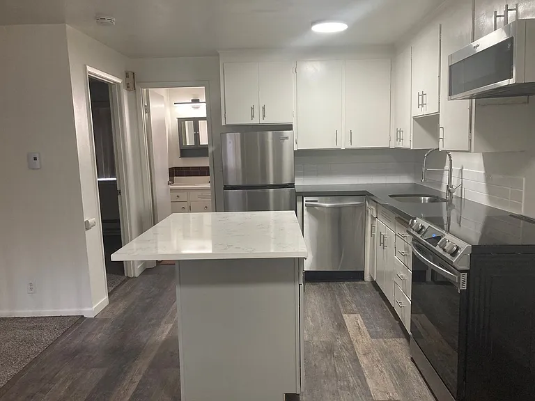 Pacific Place Apartments — Photo 6