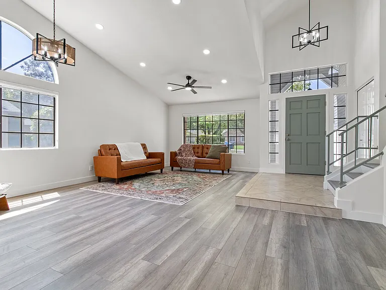 1436 E Kent Ave — Photo 28