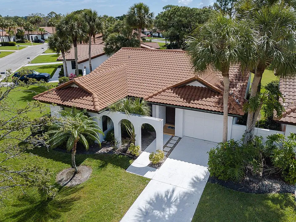 3803 SW Osprey Creek Way