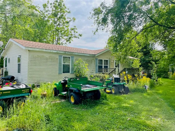 309 S 2nd St, Stewardson, IL 62463