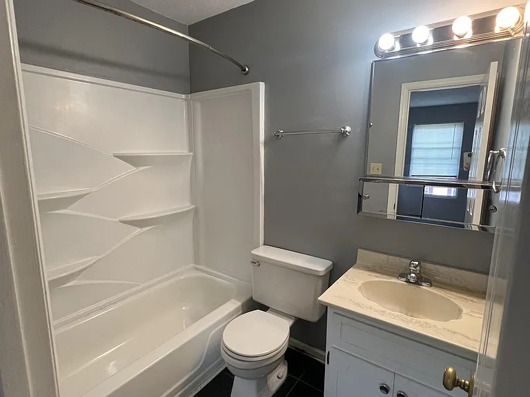 10 Westdale Dr #1 — Photo 10