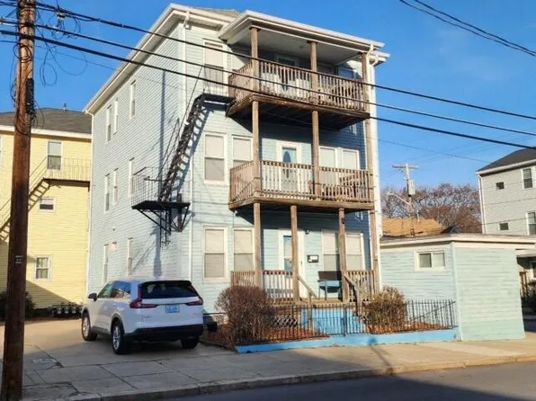398 Willow St, Woonsocket, RI 02895