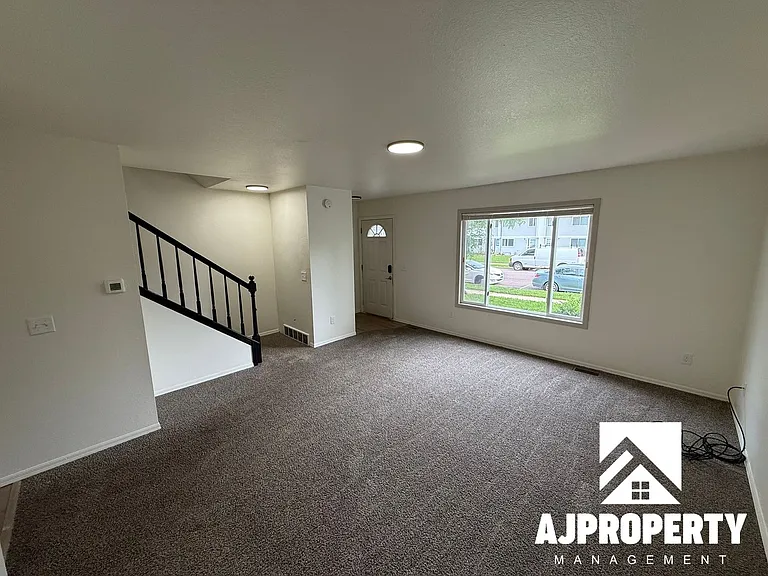 2809 E Bragstad Dr — Photo 4