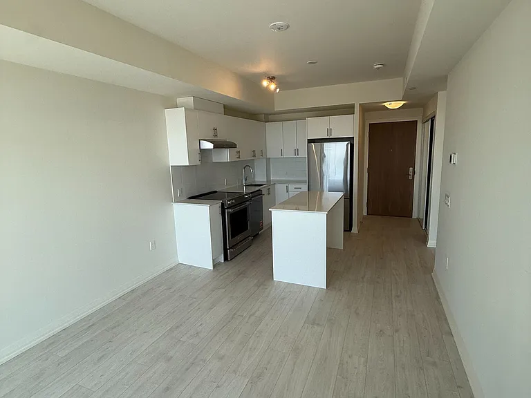 27 Korda Gate #2308 — Photo 1