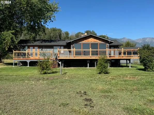 42158 Pocahontas Rd, Baker City, OR 97814