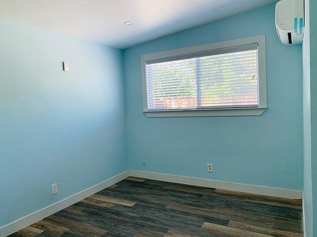 1st image of 2131 Ellen Ave