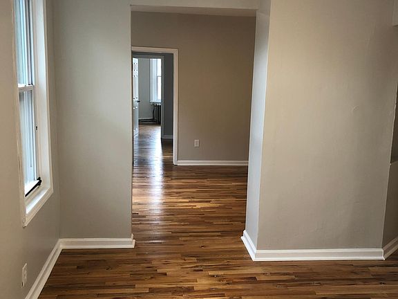 4th image of 1117 W 8th St APT 2