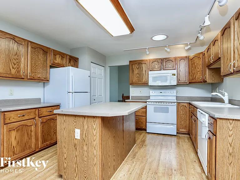 3741 Majestic Ct — Photo 5