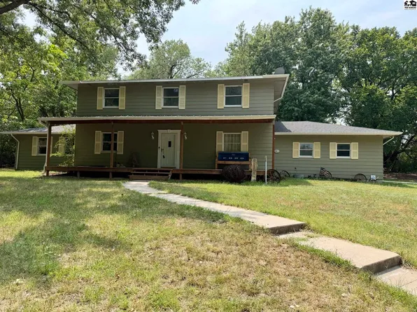 7017 N Valley Rd, Hutchinson, KS 67502