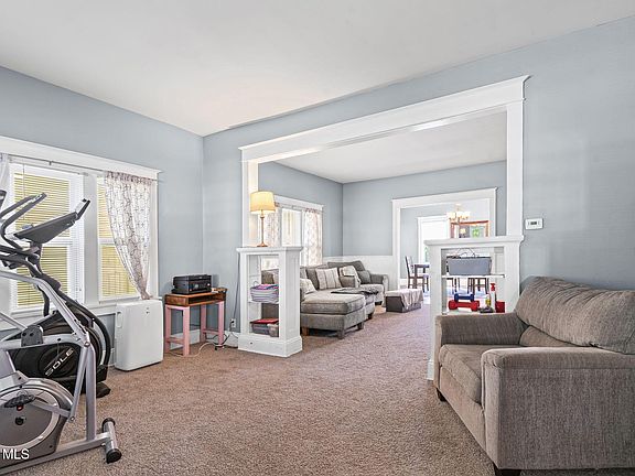 5th image of 851 Central Parkway