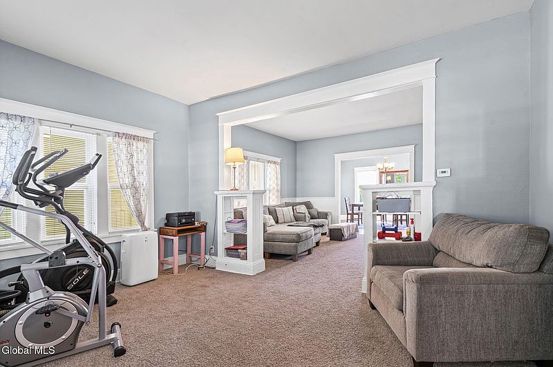 5th image of 851 Central Parkway
