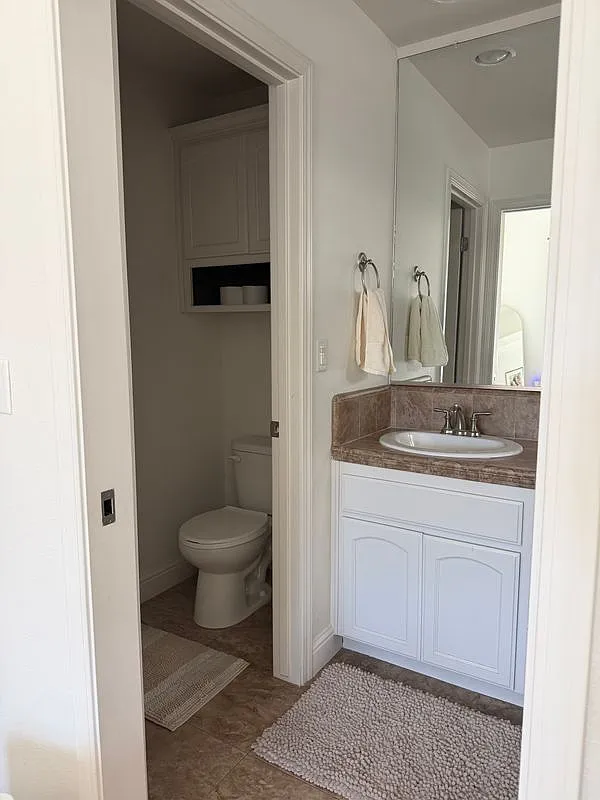 3 bed, 2.5 bath, 1872 sqft, $2,700 — Photo 2