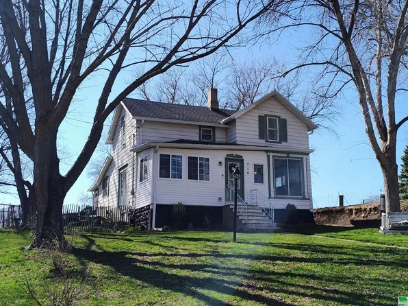 715 N 2nd St, Cherokee, IA 51012