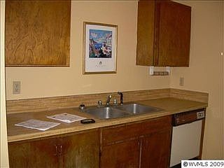 1st image of 1040 Park Ave APT C2