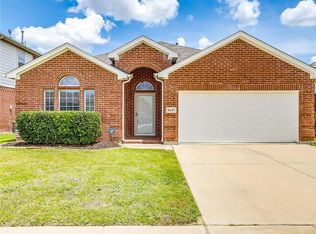 8637 Fernhill Dr, Fort Worth, TX 76123