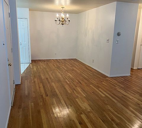 3rd image of 182 Storm Dr #1