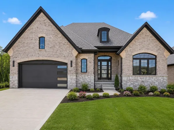 57249 Meadowridge Dr, Washington, MI 48094