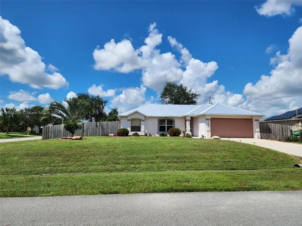 1598 SW Curry St, Port Saint Lucie, FL 34983