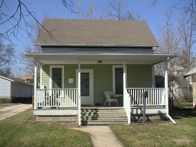 111 9th St. In the process of being painted.